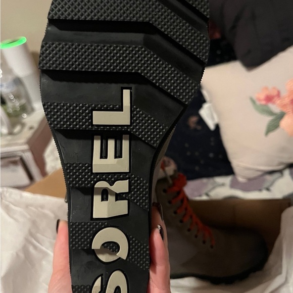 Sorel Lexie Wedge Bootie NIB size 9 - Picture 2 of 6